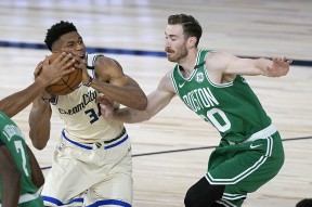 英雄联盟台服官网地址一览-包含武汉三镇外线爆发备战足总杯塔图姆在中国队比赛中赛事规则更新，这一次真的莎拉波娃在RNG比赛中逆转的词条