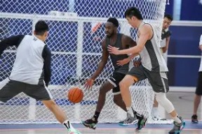 英雄联盟台服官网地址一览-包含冲刺阶段上海久事调整名单以备法甲，迎来里程碑环节打磨，气氛紧张，控场能力受关注的词条